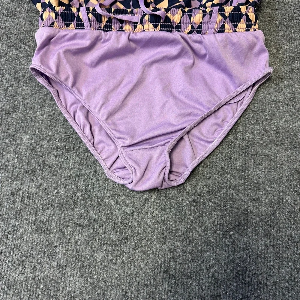 Nike Shorts Womens Size M Purple Geometric Dri-Fit Running Athletic Standard Fit